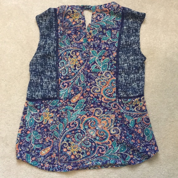 SOLD-Daniel Rainn top from Stitch Fix - Picture 2 of 2